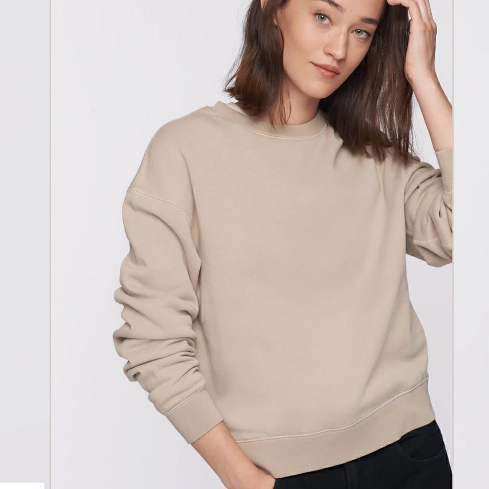 KOTN Women's Essential Sweatshirt 